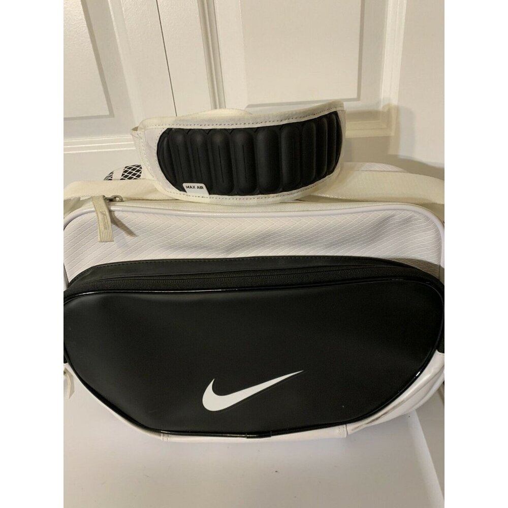 Nike‎ Duffle Bag Max Air Training Gym Sports White Black Overnight Travel